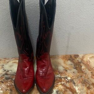 Justin Boots Women's Red and Black Cowboy Boots